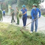 Đoàn Thanh niên Công ty Sông Chu - Công an huyện- thị trấn Triệu Sơn ra quân vệ sinh môi trường