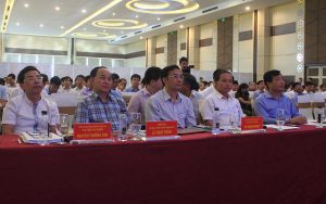 Đồng chí Nguyễn Đức Quyền, Ủy viên Ban Thường vụ Tỉnh ủy, Phó Chủ tịch Thường trực UBND tỉnh cùng các đại biểu dự hội nghị.